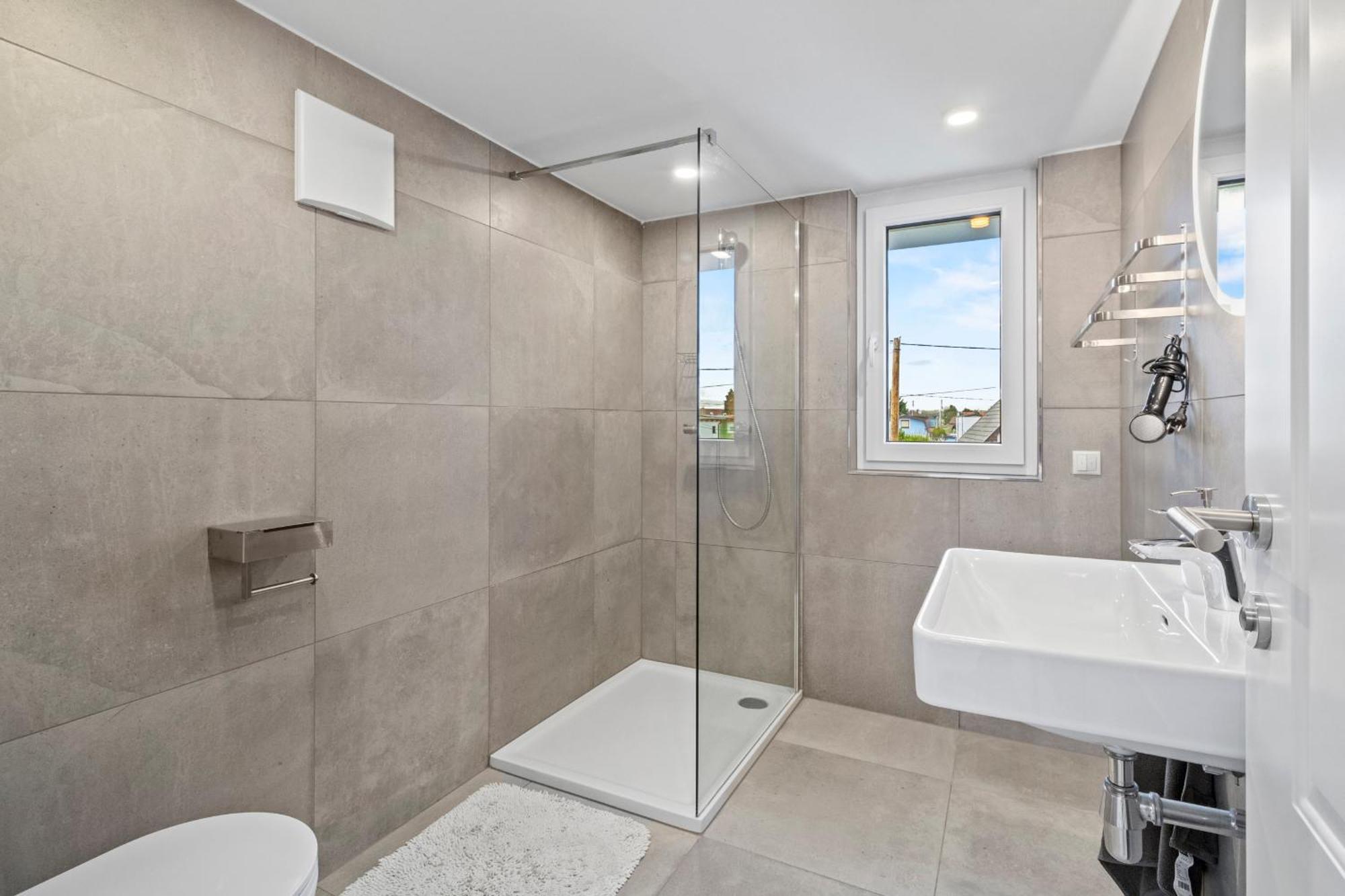 Villa Jaeger Mit Pool In Wien Luaran gambar