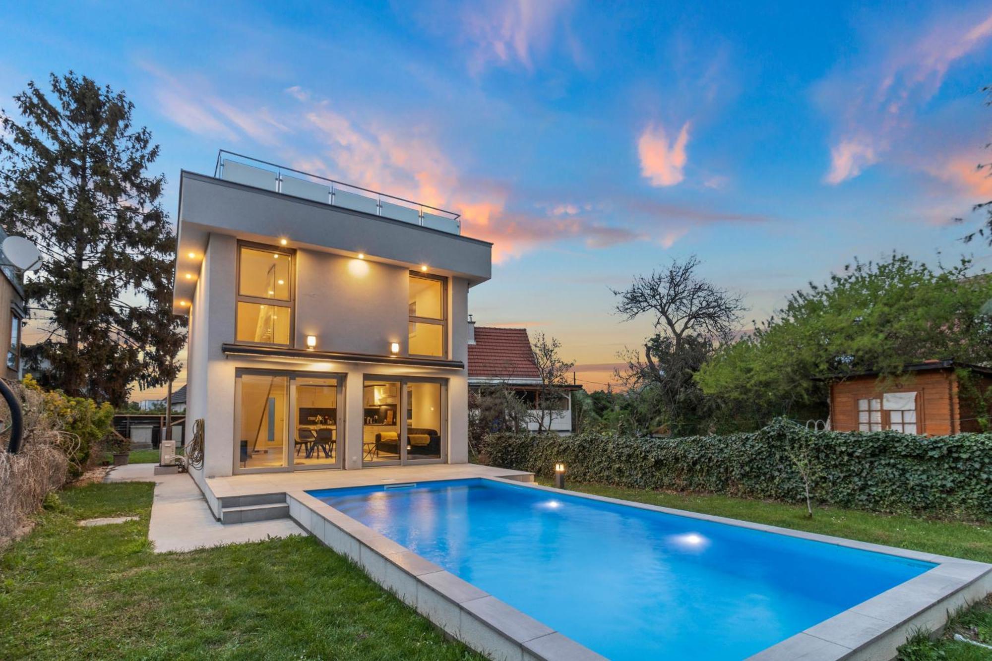 Villa Jaeger Mit Pool In Wien Luaran gambar